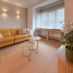 Apartamento 2 Bedroom Cozy In