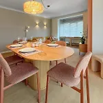 2 Bedroom Cozy In *