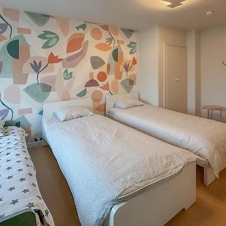 Apartmán 2 Bedroom Cozy In *
