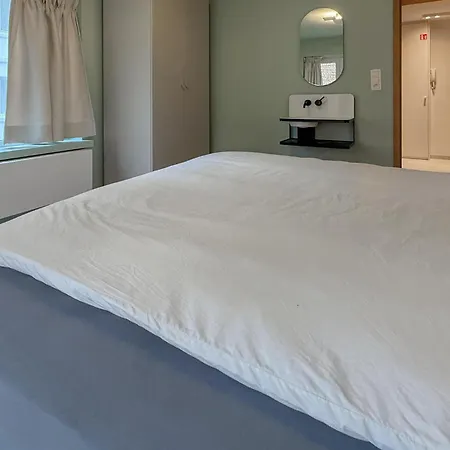 2 Bedroom Cozy In Lägenhet *