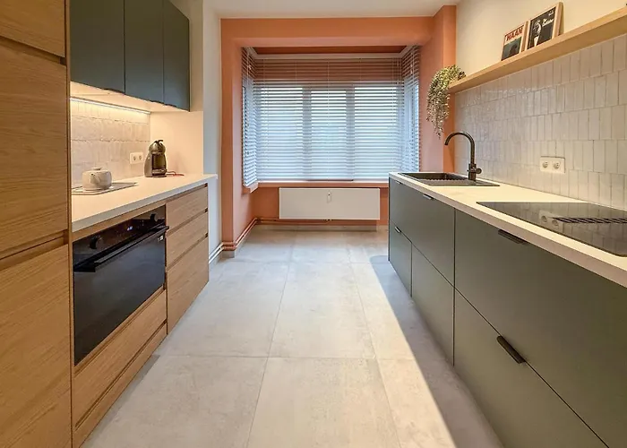 2 Bedroom Cozy In Lägenhet De Haan
