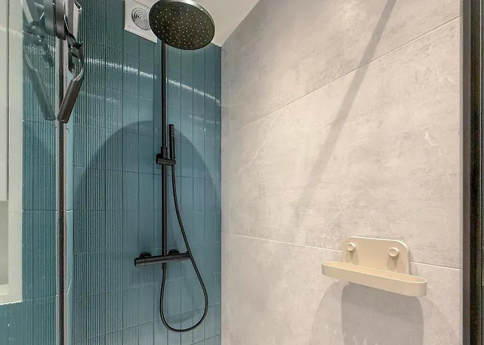 Lägenhet 2 Bedroom Cozy In *